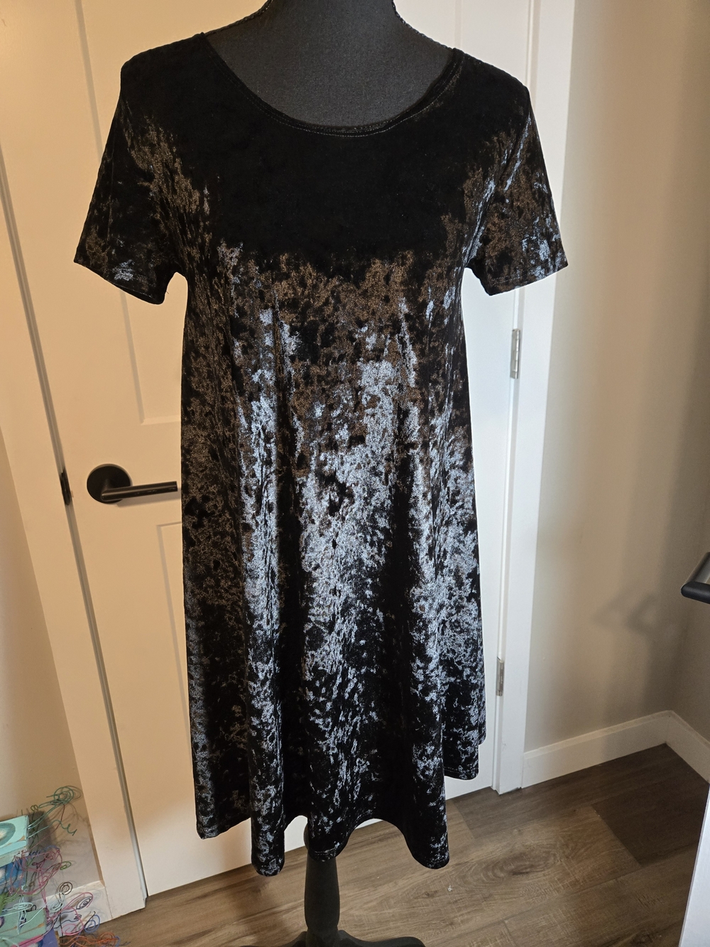 Rolla Coster Crushed Velvet Short-Sleeve Swing Dress - Black